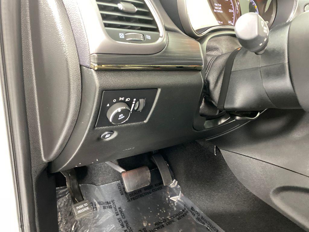 used 2021 Jeep Grand Cherokee car, priced at $28,919