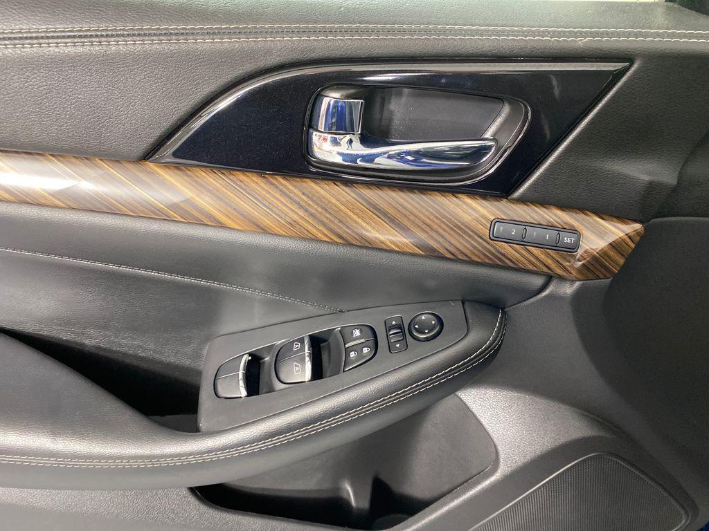 used 2016 Nissan Maxima car, priced at $13,998