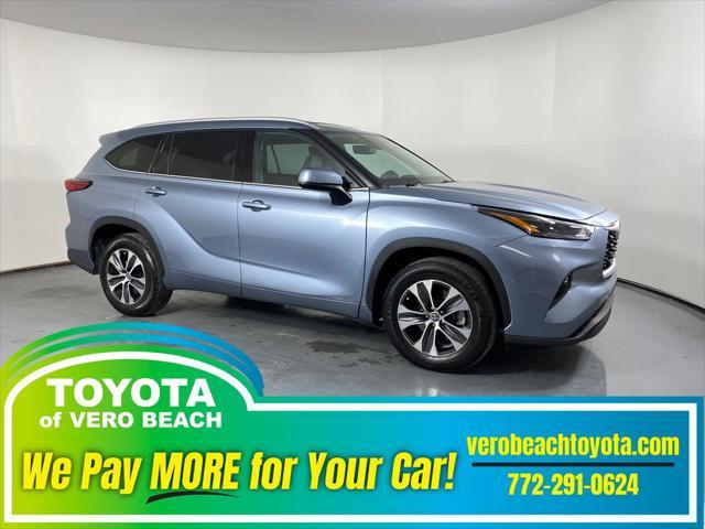 used 2022 Toyota Highlander car, priced at $31,998