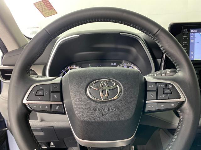 used 2022 Toyota Highlander car, priced at $31,998