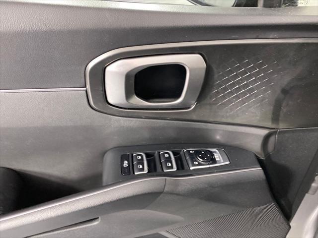 used 2022 Kia Sorento Hybrid car, priced at $23,998