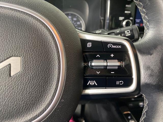used 2022 Kia Sorento Hybrid car, priced at $23,998
