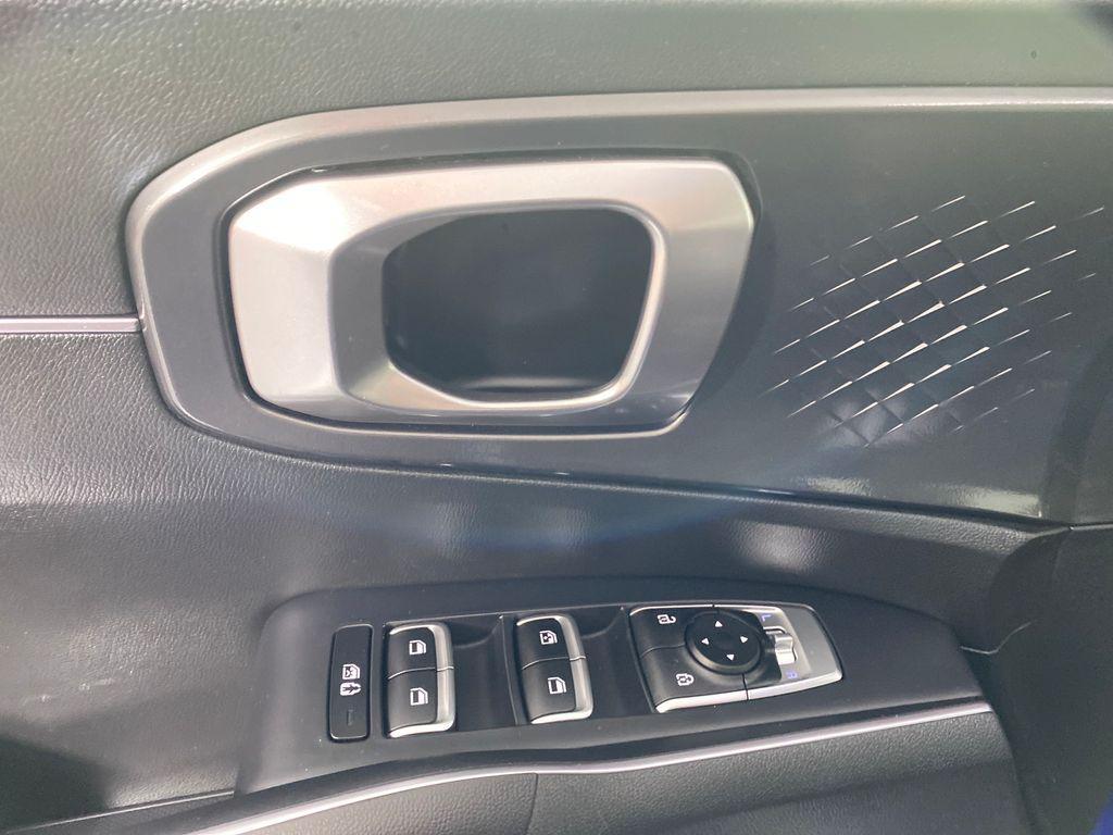 used 2023 Kia Sorento car, priced at $25,998