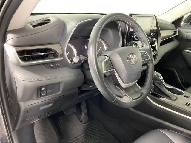 used 2022 Toyota Highlander car, priced at $32,989