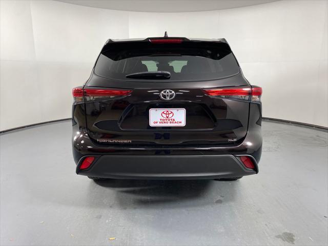 used 2022 Toyota Highlander car, priced at $32,989