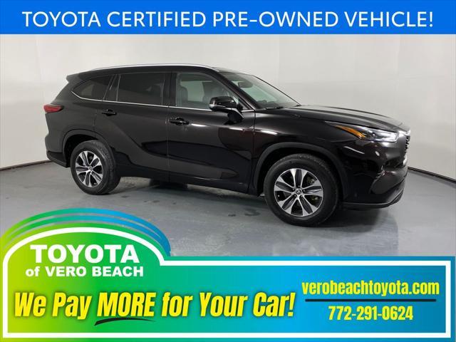 used 2022 Toyota Highlander car, priced at $32,989