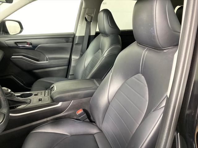 used 2022 Toyota Highlander car, priced at $32,989