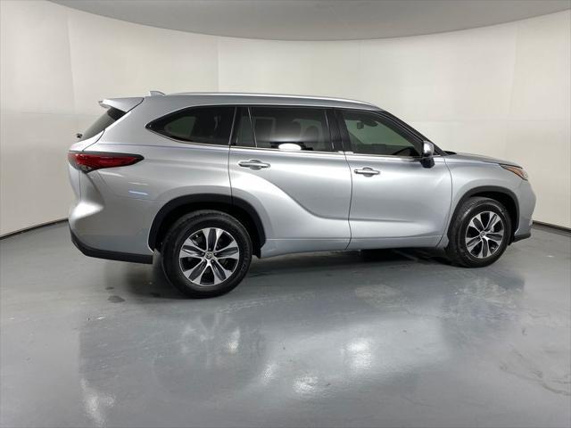 used 2022 Toyota Highlander car, priced at $33,596