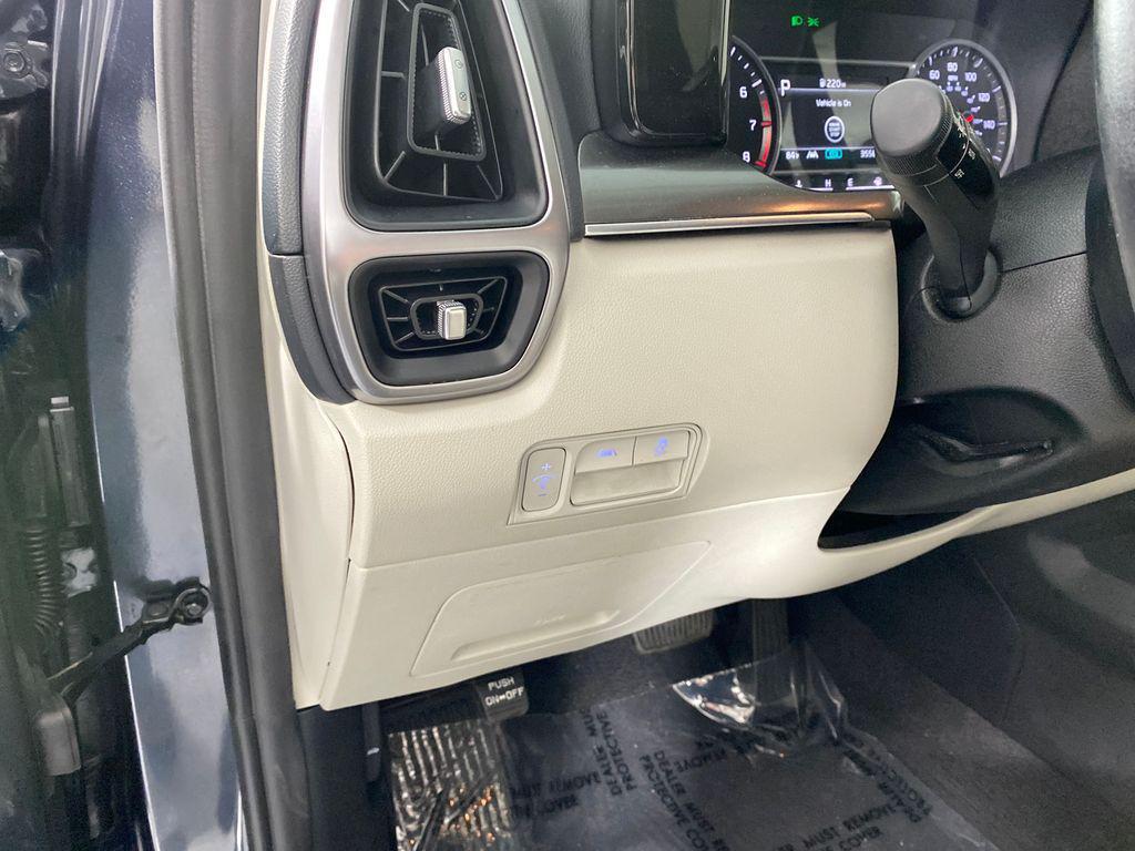 used 2023 Kia Sorento car, priced at $26,998