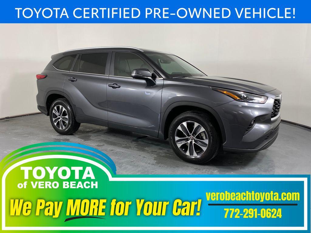 used 2023 Toyota Highlander car, priced at $35,998