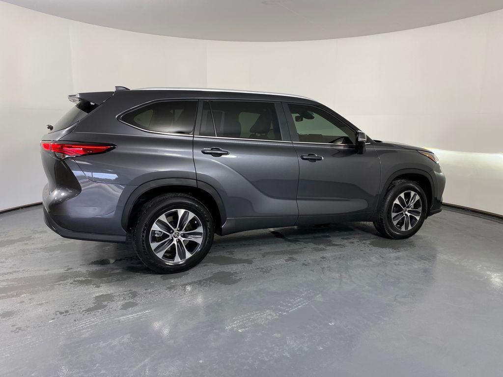 used 2023 Toyota Highlander car, priced at $35,998