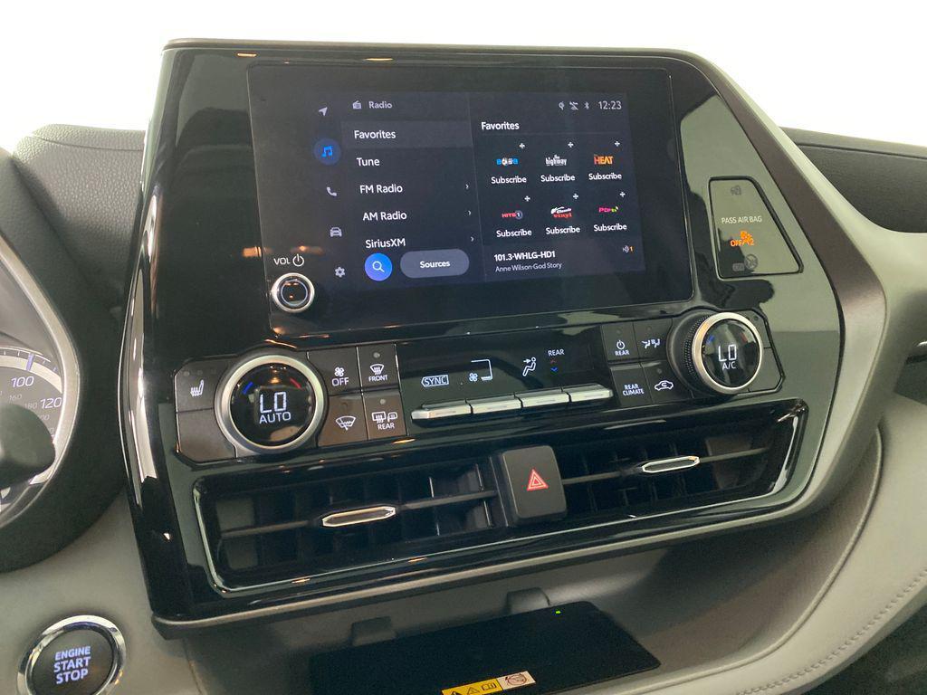 used 2023 Toyota Highlander car, priced at $35,998