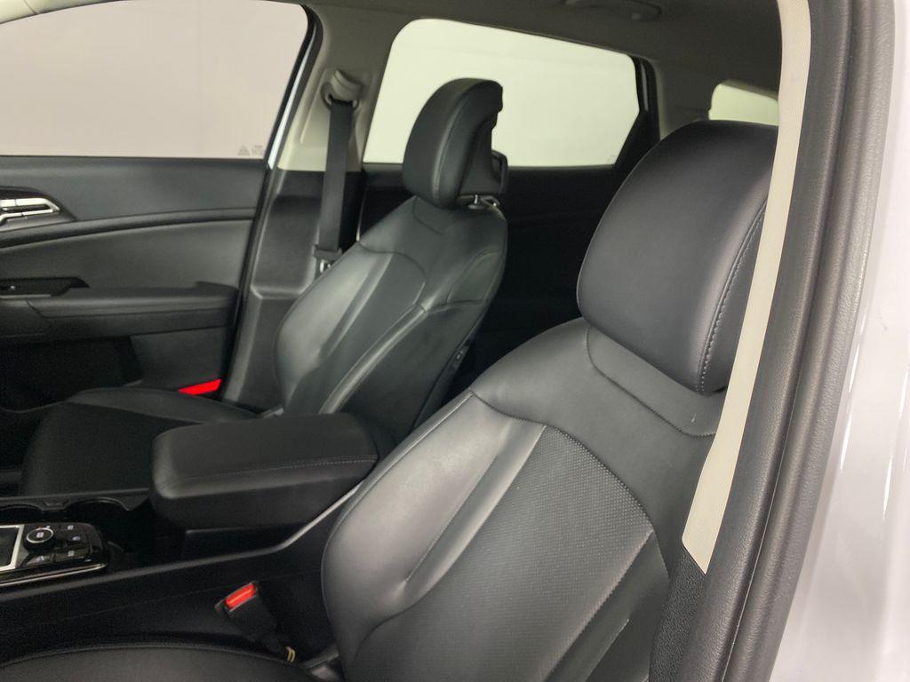 used 2025 Kia Sportage car, priced at $24,998