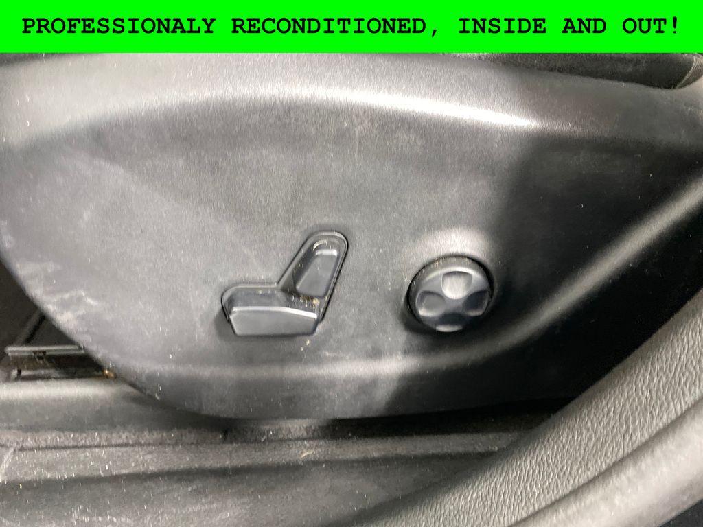 used 2019 Jeep Cherokee car, priced at $13,989