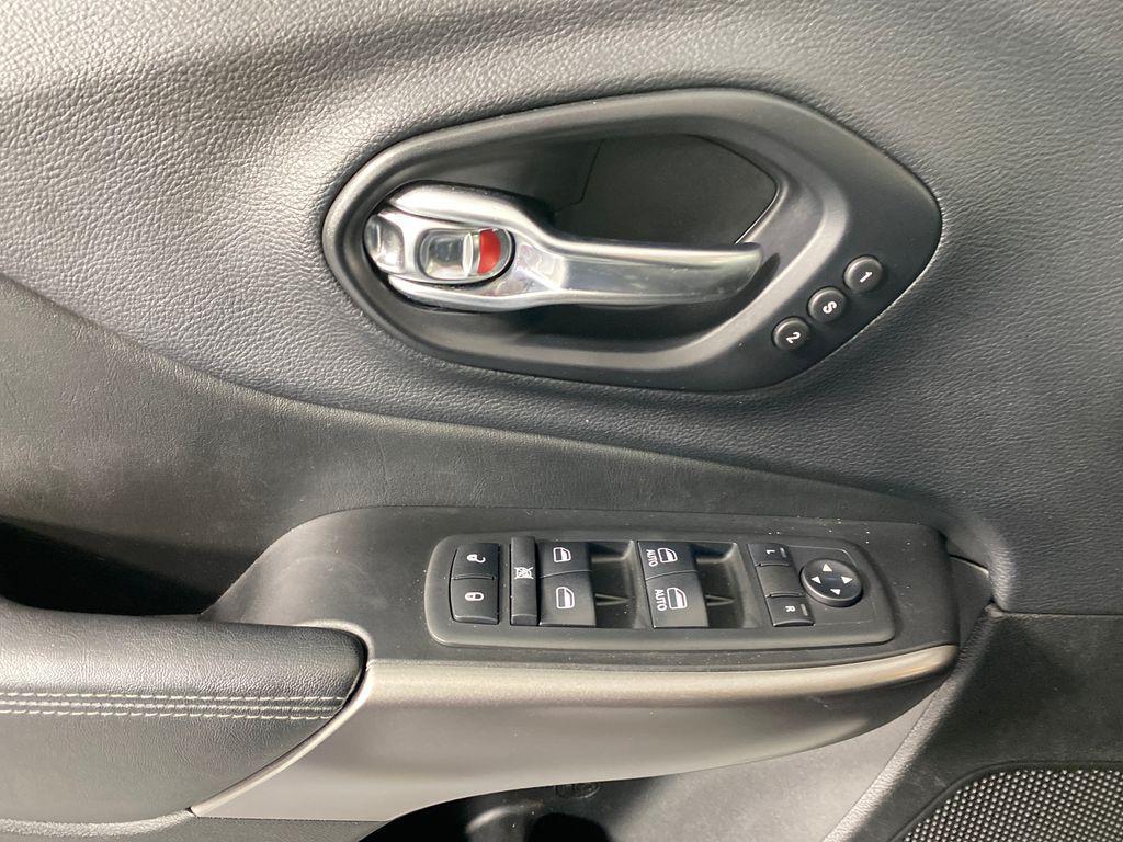 used 2019 Jeep Cherokee car, priced at $13,989