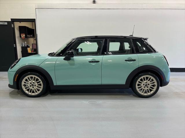 new 2025 MINI Hardtop car, priced at $39,455