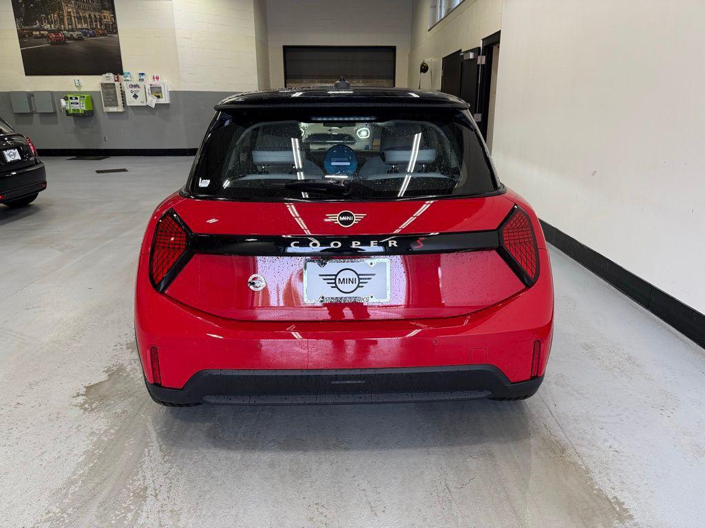 new 2025 MINI Hardtop car