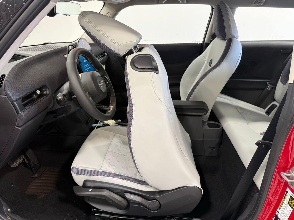 new 2025 MINI Hardtop car