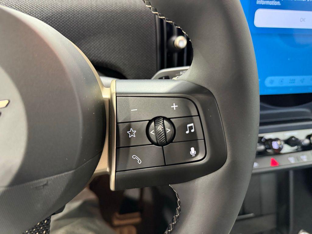 new 2025 MINI Hardtop car
