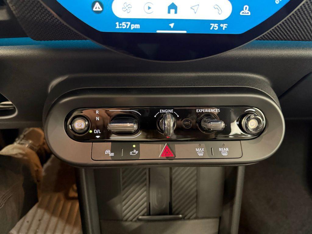 new 2025 MINI Hardtop car