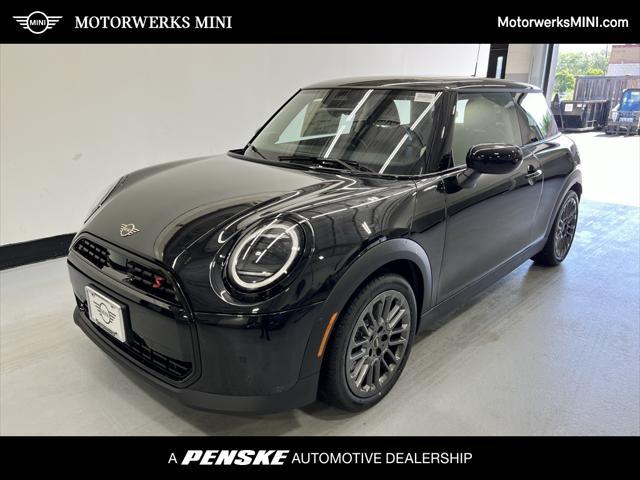 used 2025 MINI Hardtop car, priced at $32,095