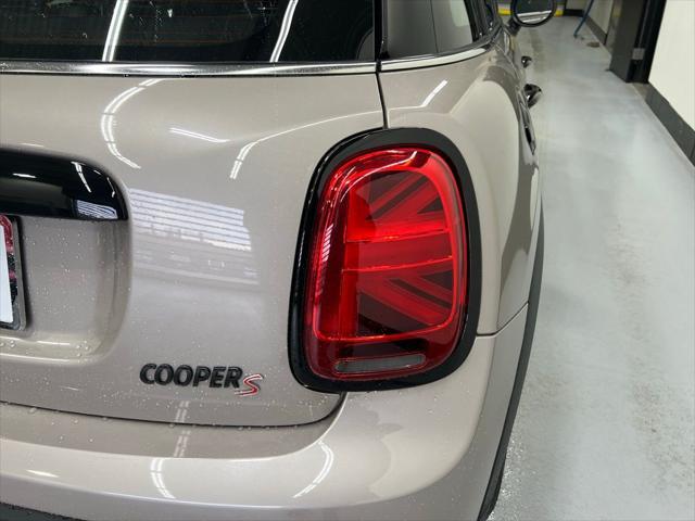 used 2022 MINI Hardtop car, priced at $23,400