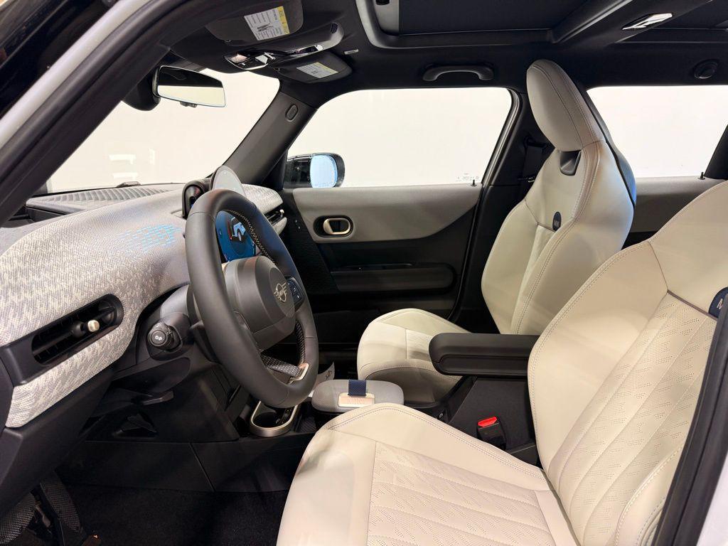 new 2025 MINI Hardtop car, priced at $37,110