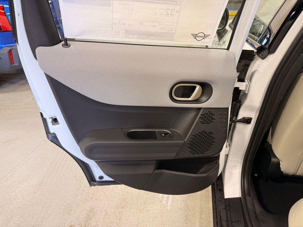 new 2025 MINI Hardtop car, priced at $37,110