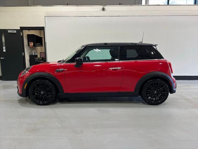 used 2023 MINI Hardtop car, priced at $27,600