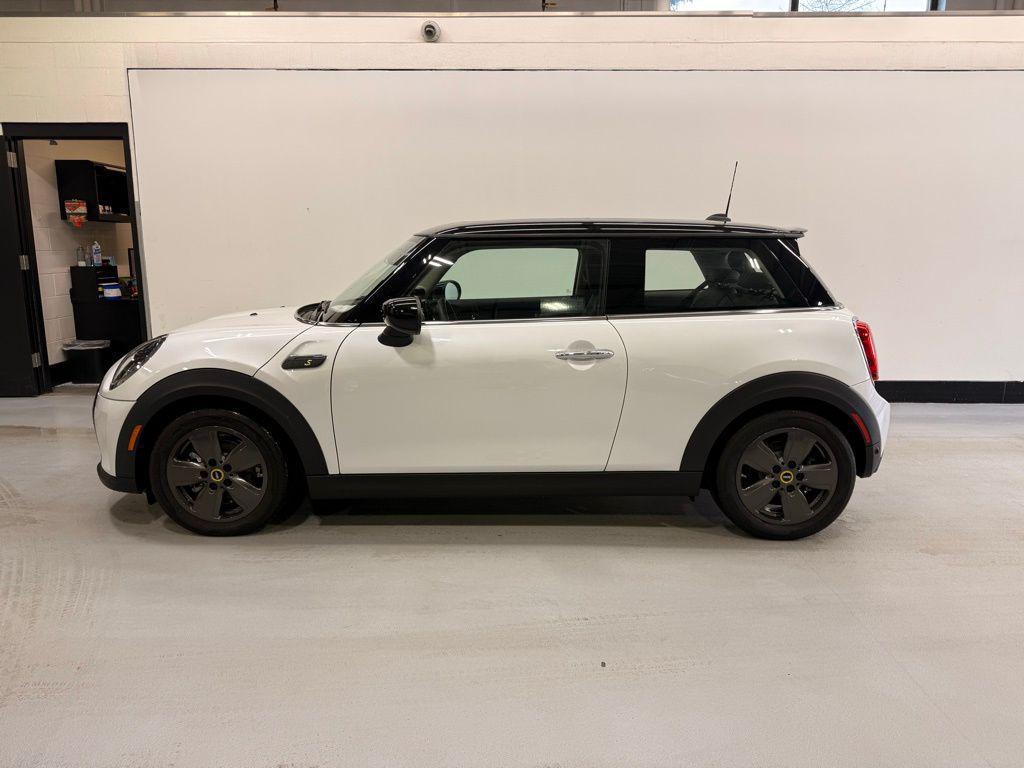 used 2024 MINI Hardtop car, priced at $25,999