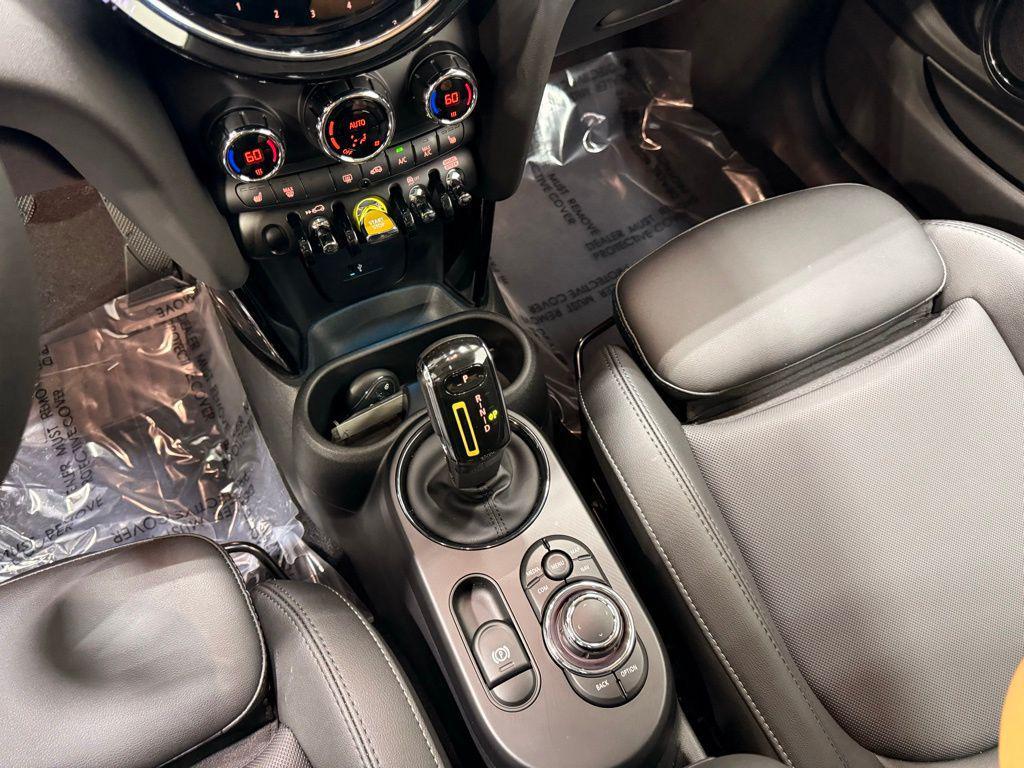 used 2024 MINI Hardtop car, priced at $25,999