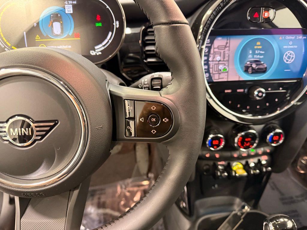used 2024 MINI Hardtop car, priced at $25,999