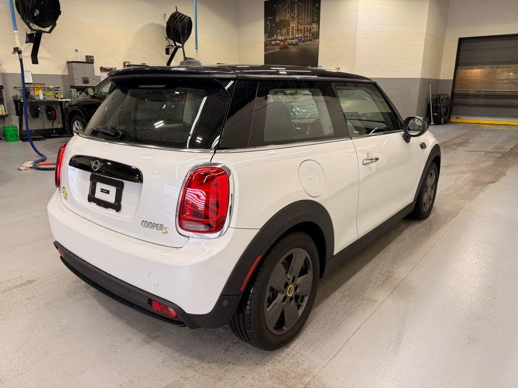 used 2024 MINI Hardtop car, priced at $25,999