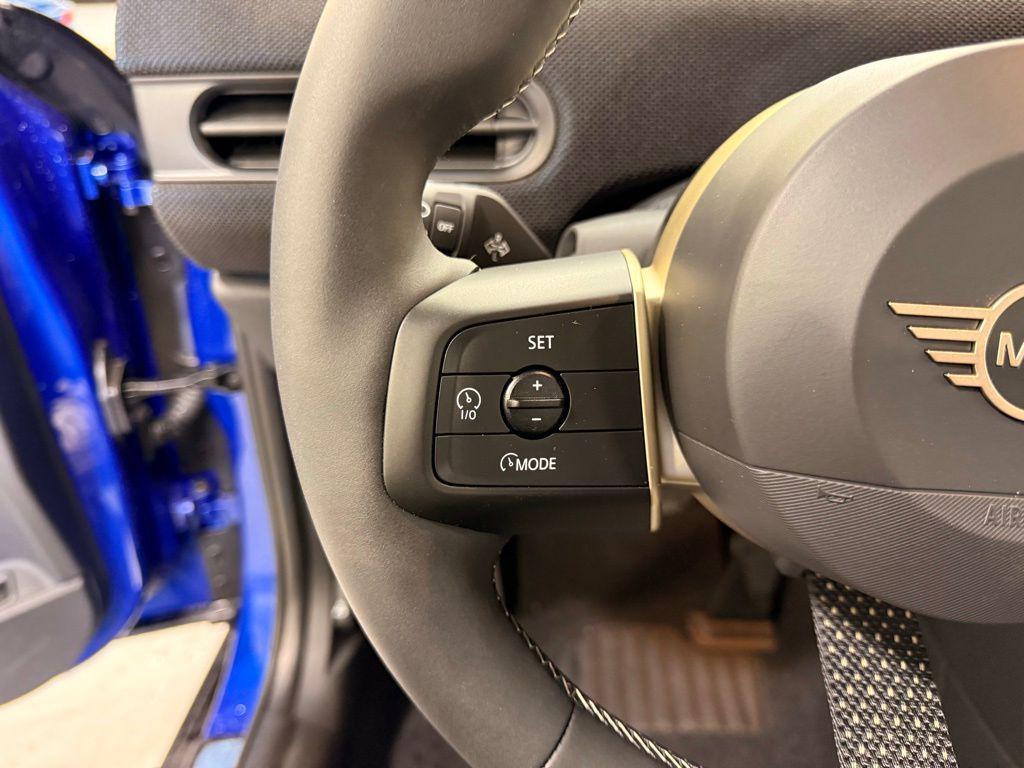 new 2025 MINI Hardtop car, priced at $37,230