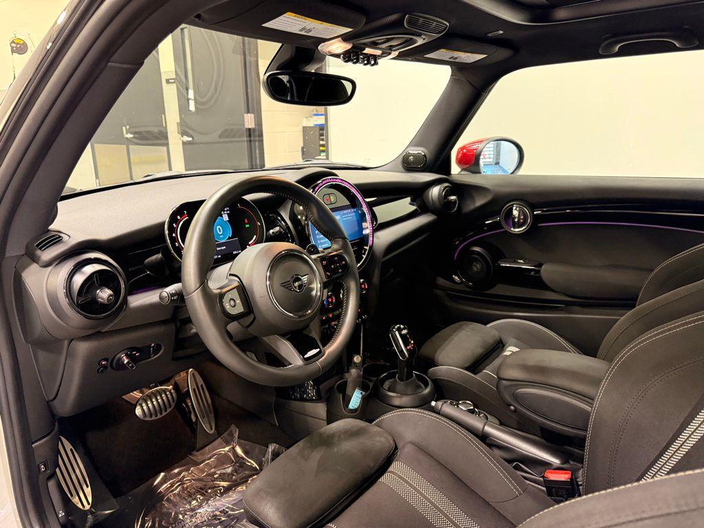 used 2022 MINI Hardtop car, priced at $25,999