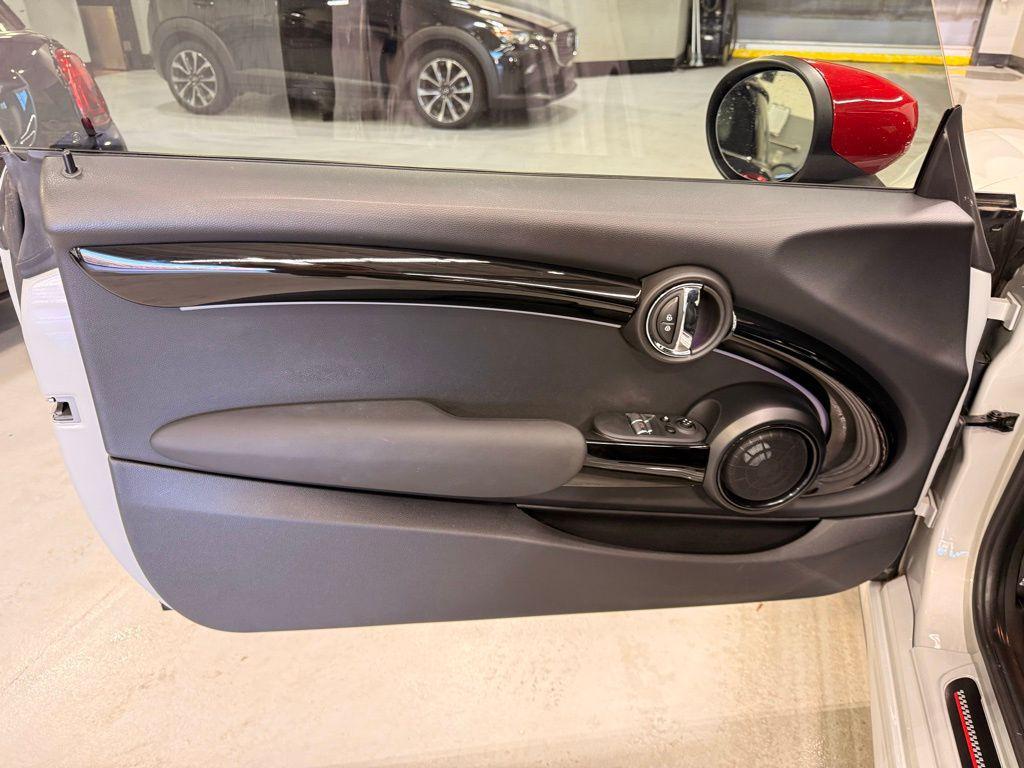 used 2022 MINI Hardtop car, priced at $25,999