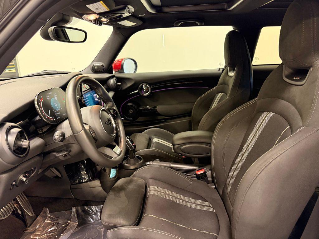 used 2022 MINI Hardtop car, priced at $25,999