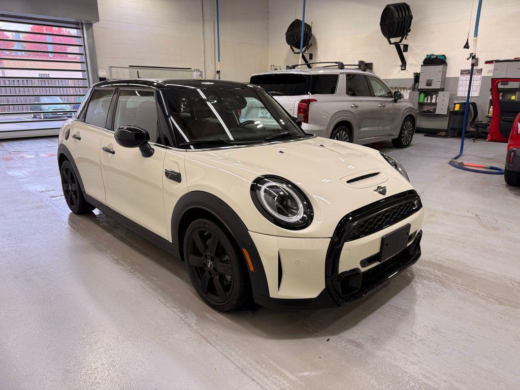 used 2023 MINI Hardtop car, priced at $25,999
