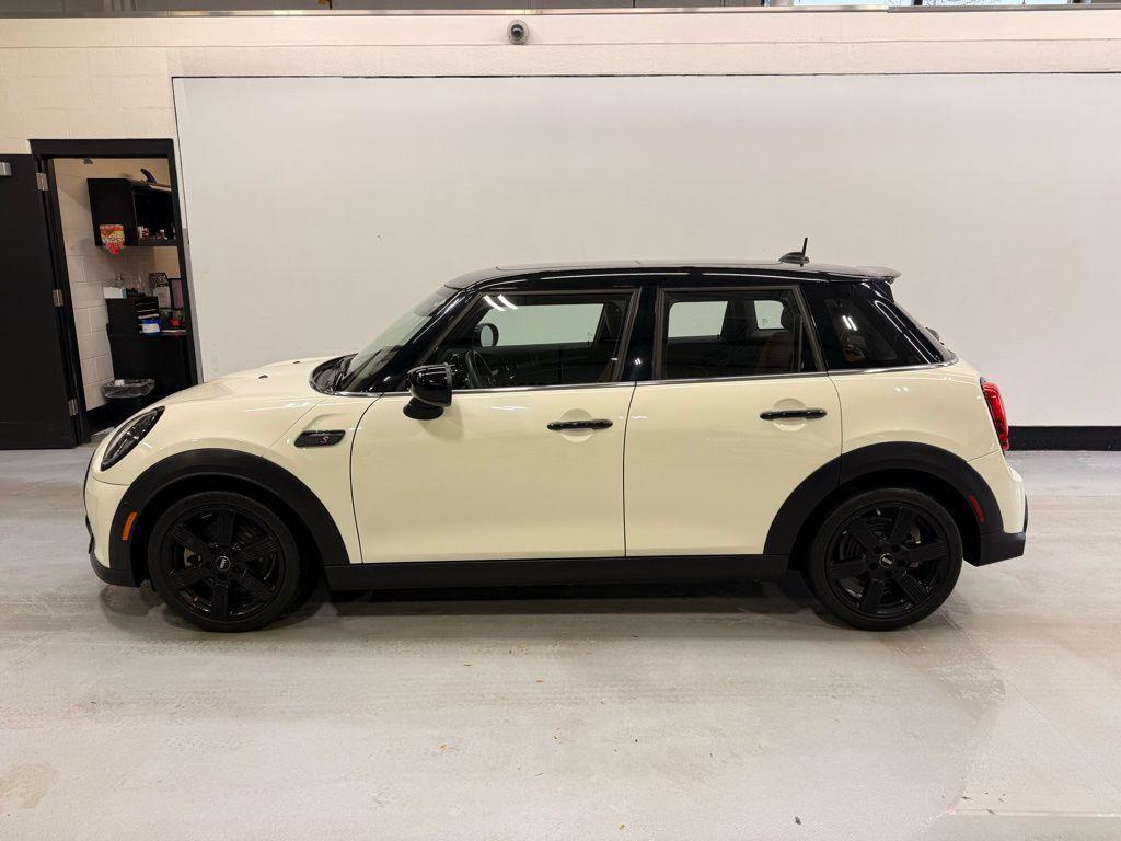 used 2023 MINI Hardtop car, priced at $25,999