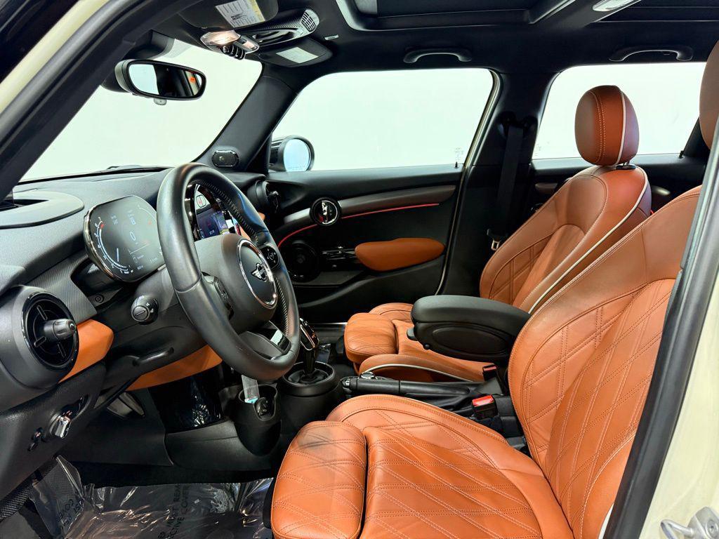 used 2023 MINI Hardtop car, priced at $25,999