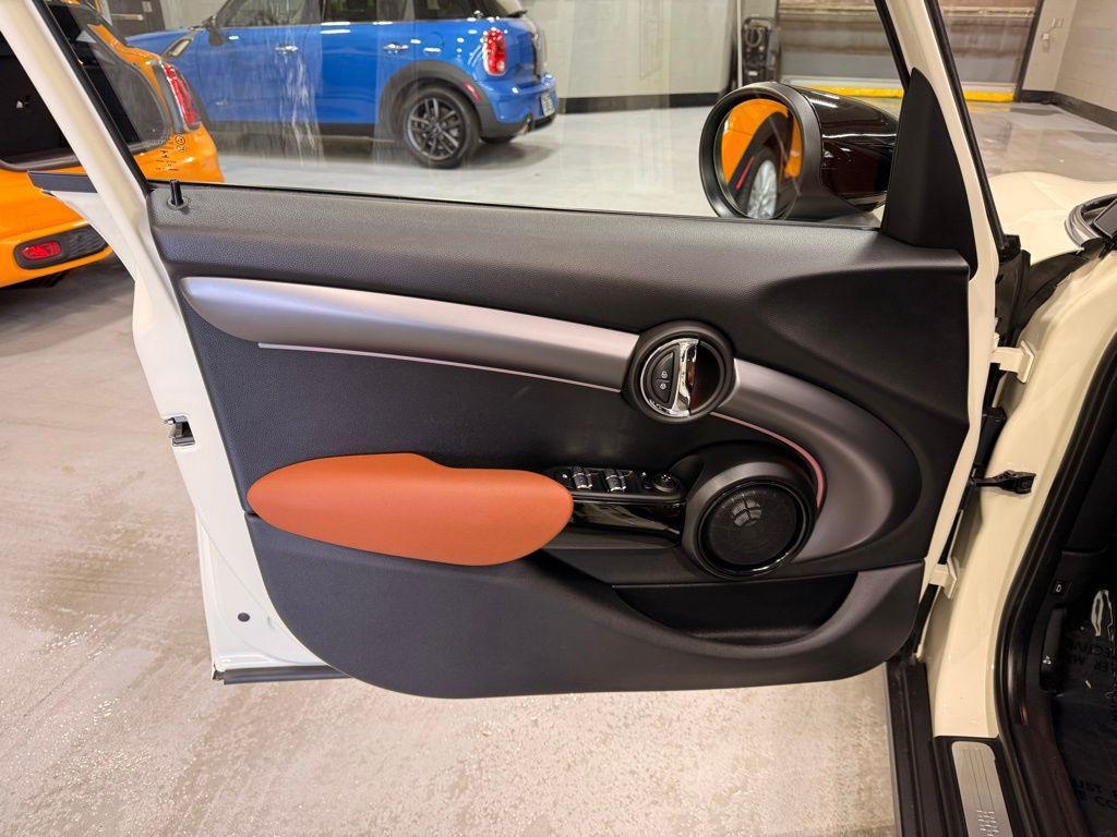 used 2023 MINI Hardtop car, priced at $25,999