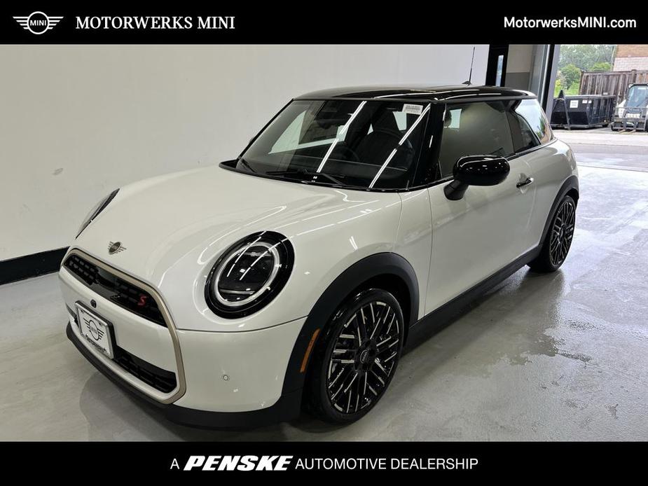 used 2025 MINI Hardtop car, priced at $38,295