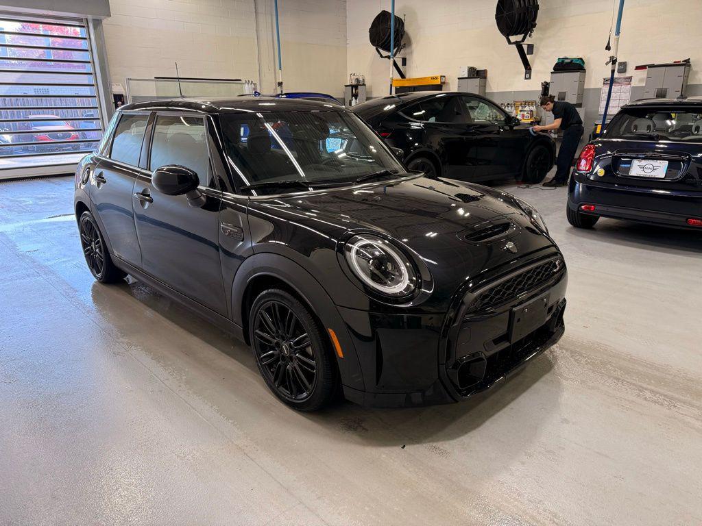 used 2023 MINI Hardtop car, priced at $26,999