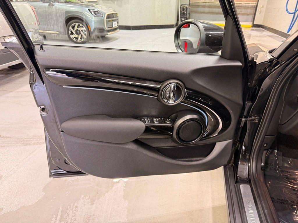 used 2023 MINI Hardtop car, priced at $26,999