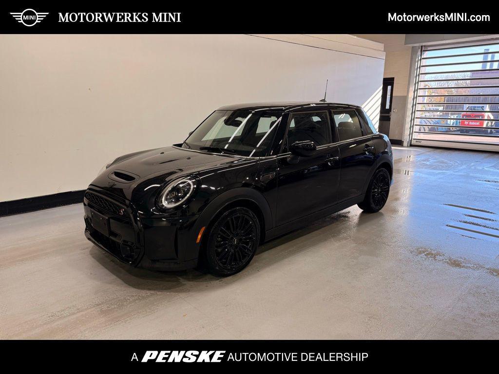 used 2023 MINI Hardtop car, priced at $26,999
