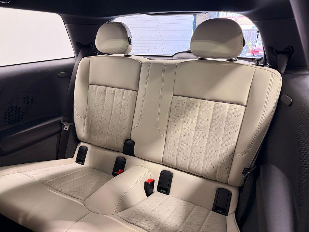 new 2025 MINI Hardtop car