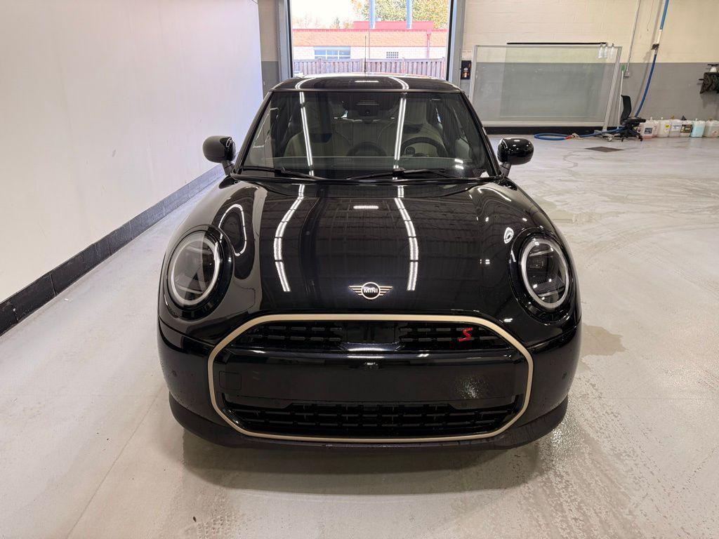 new 2025 MINI Hardtop car