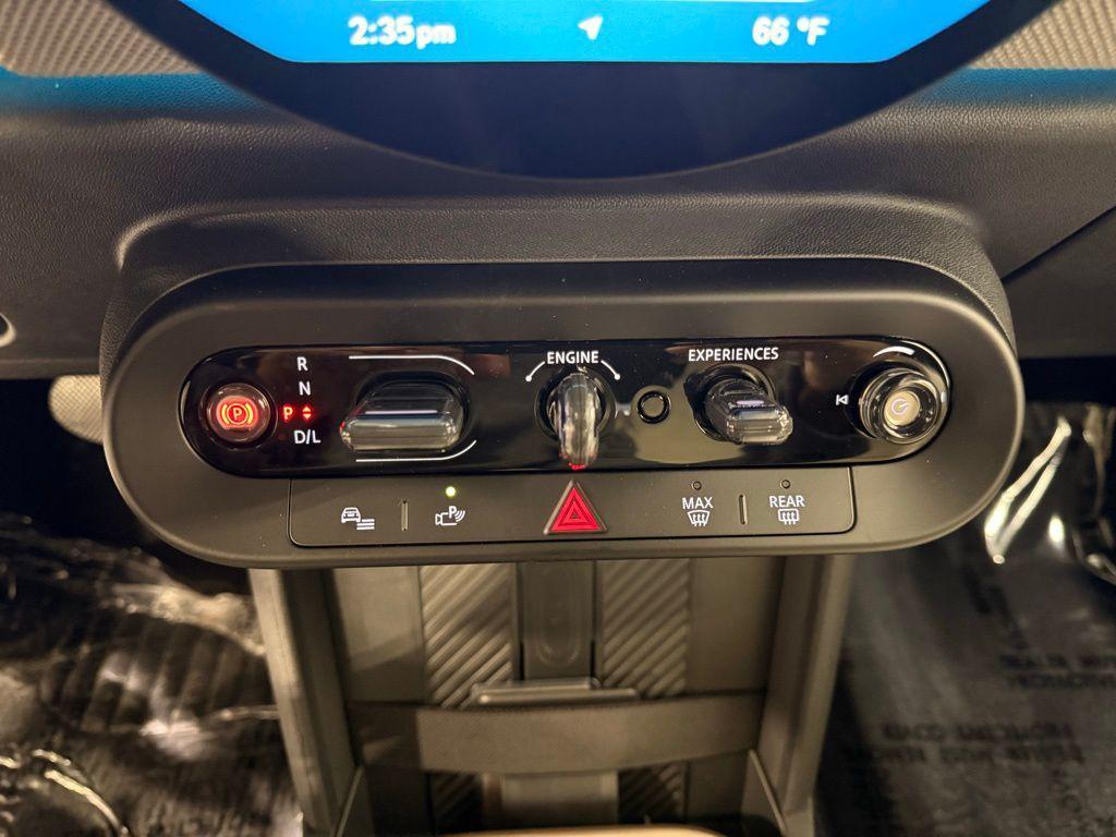 new 2025 MINI Hardtop car