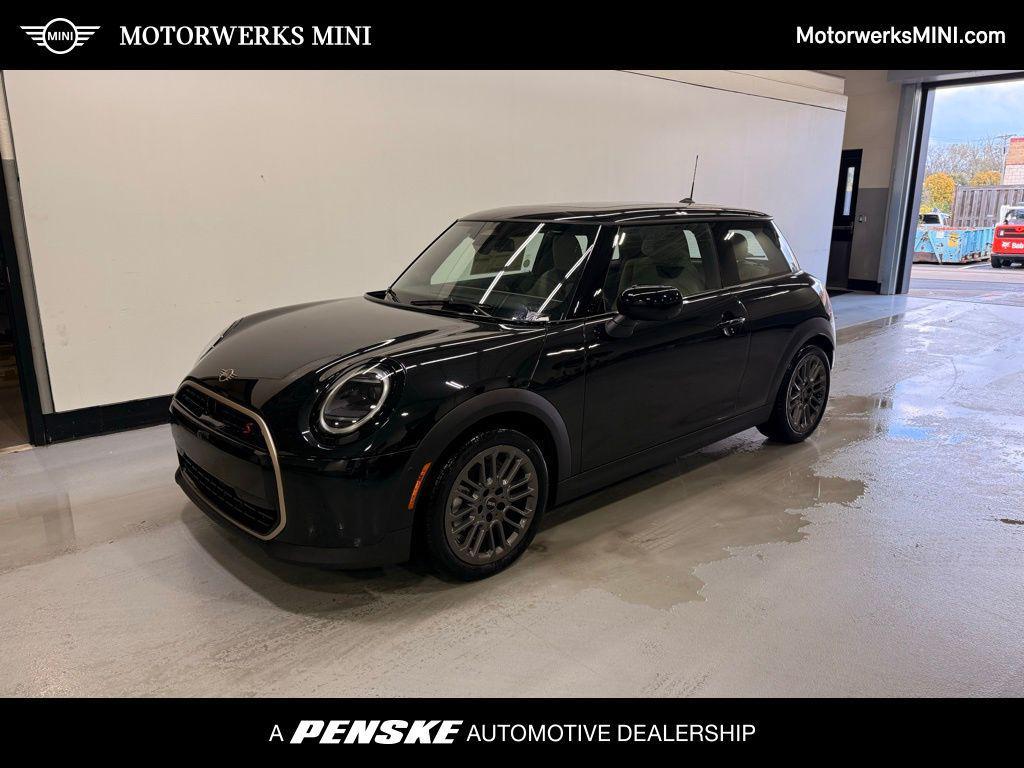 new 2025 MINI Hardtop car