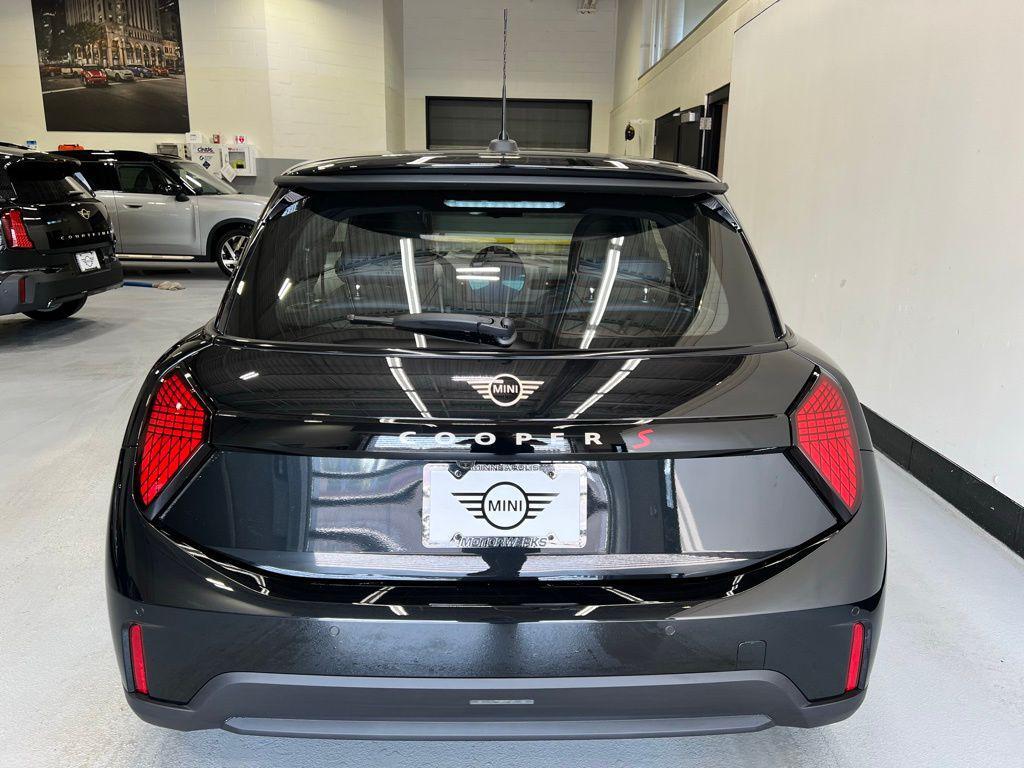 used 2025 MINI Hardtop car, priced at $33,497